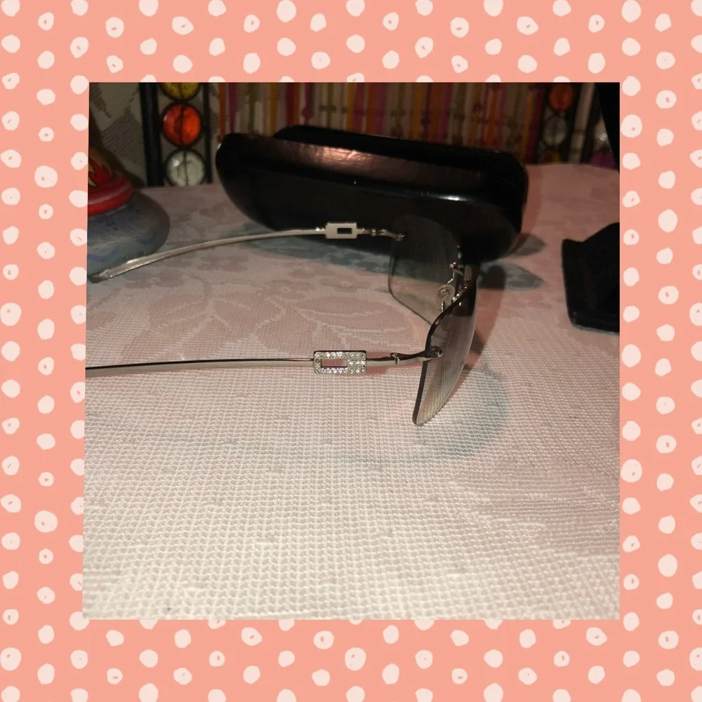 Genuine Gucci Faded Black Sunglasses Made in Italy - Picture 4 of 8